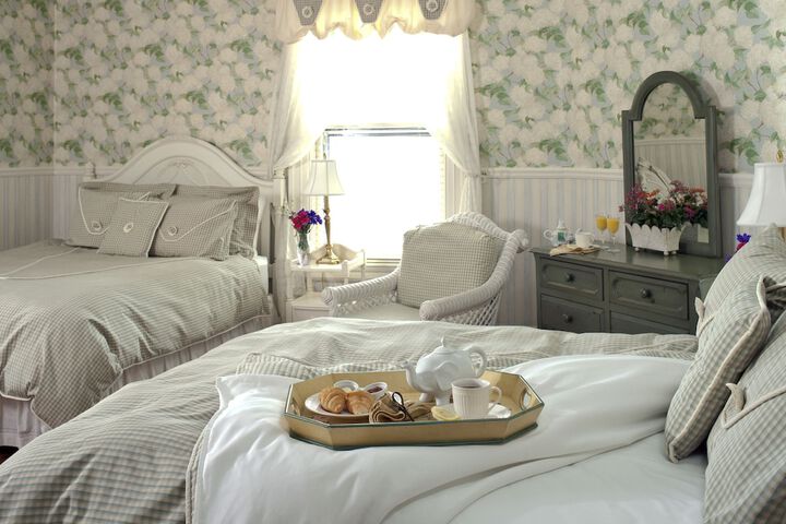 Albemarle Inn