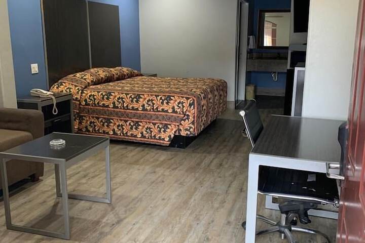 Room 14 of 17
