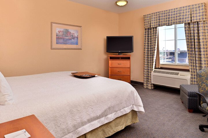 Room 13 of 37