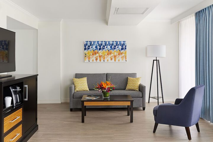 Room 25 of 40