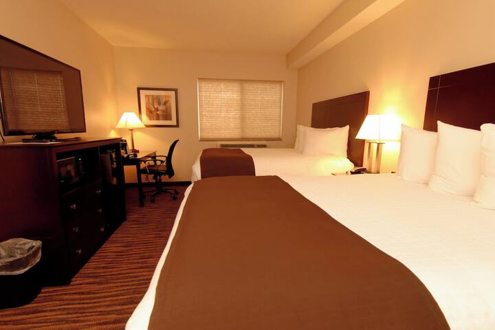 Hotel 2 of 104