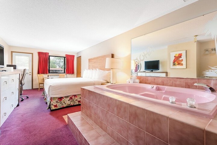 Natura Aloha Reach Resort