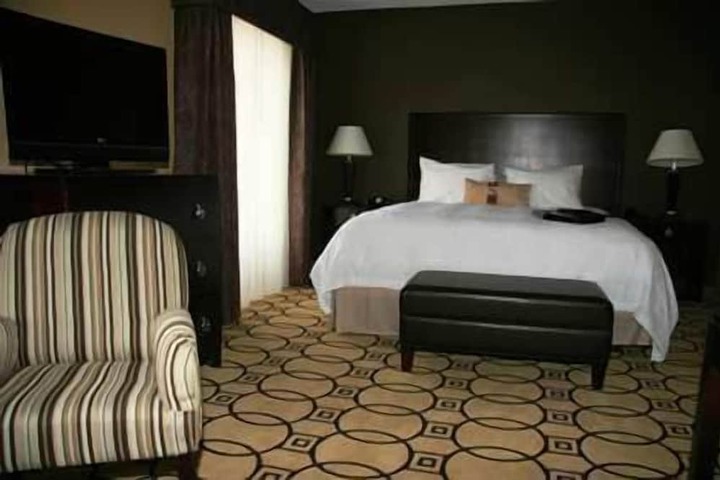 Room 16 of 38