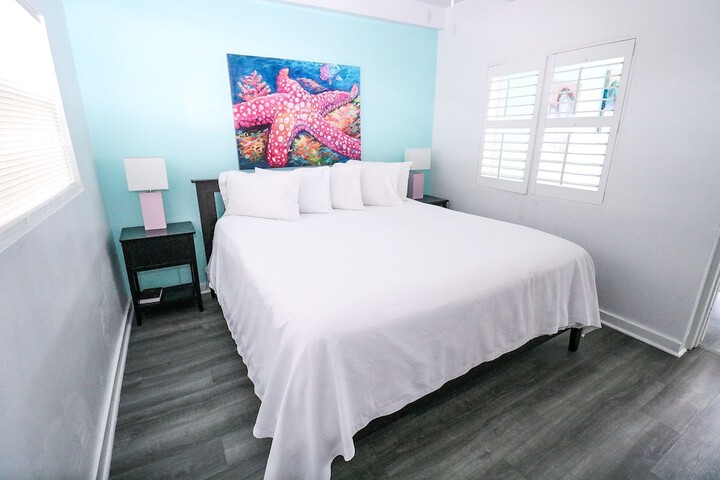 Room 115 of 198