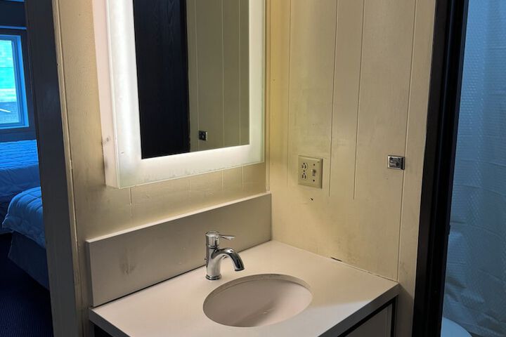 Room 10 of 15