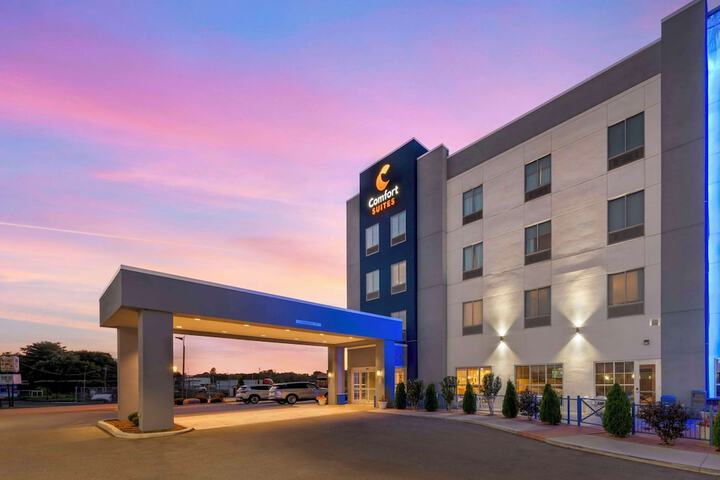 Comfort Suites Richmond East