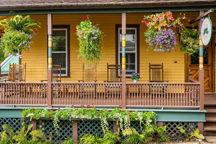 Pine Cottage Bed & Breakfast