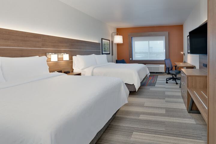Room 12 of 30