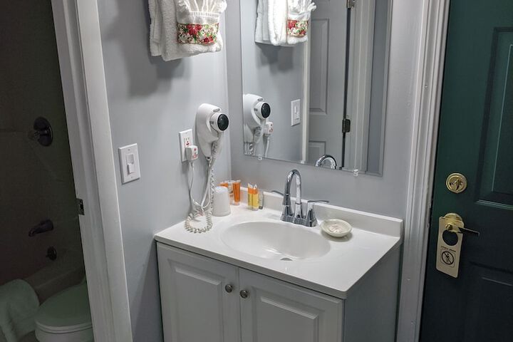 Room 14 of 28