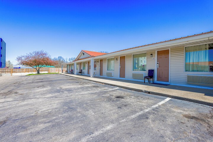 Cozy Garden Inn by OYO Hwy 40 Richmond