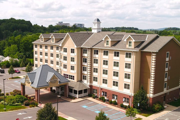 Country Inn & Suites by Radisson State College (Penn State Area), PA