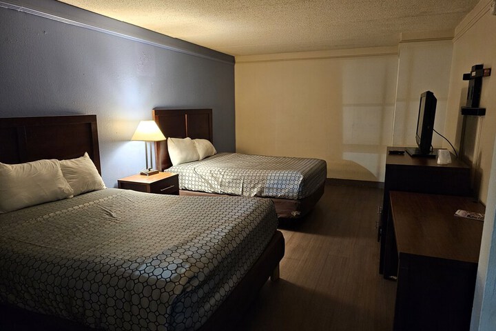 Room 62 of 86