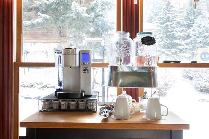 Breakfast/Coffee Service 86 of 92