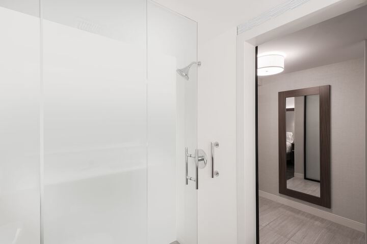 Room 17 of 36