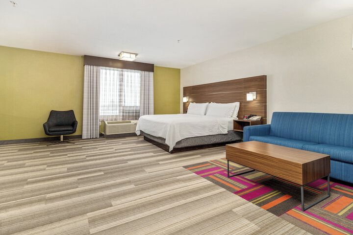 Room 145 of 348