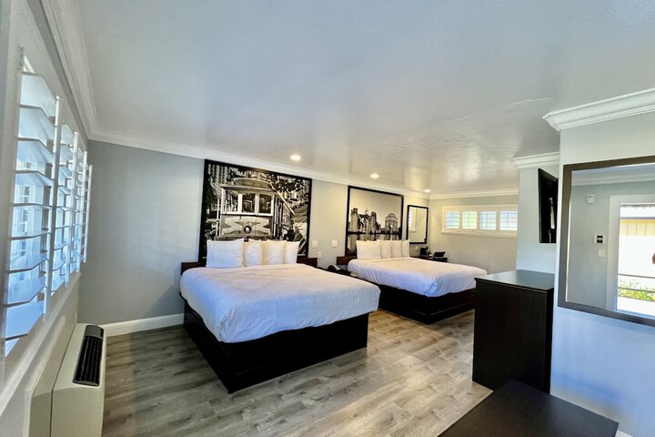 Room 76 of 152