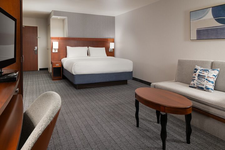 Room 34 of 66