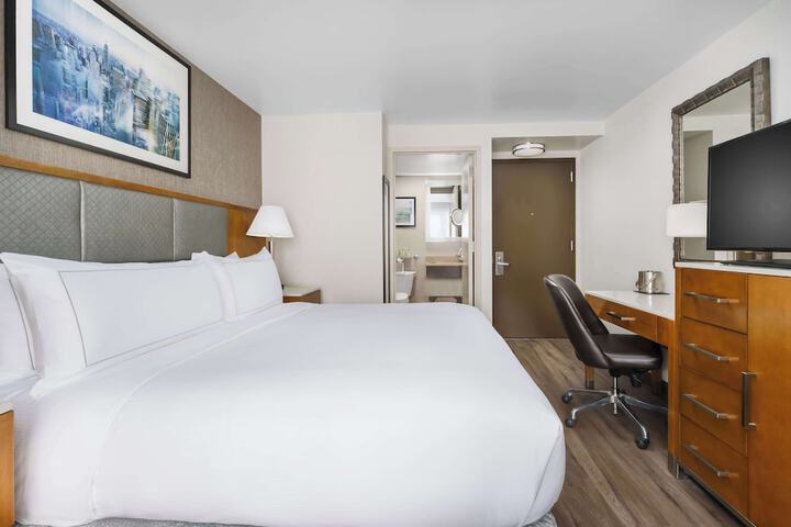 Room 17 of 27