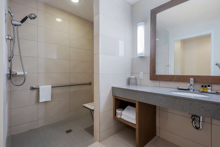 Best Western Plus Sawridge Suites