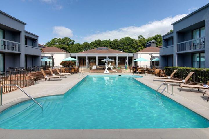 Courtyard by Marriott Atlanta Windy Hill / Ballpark