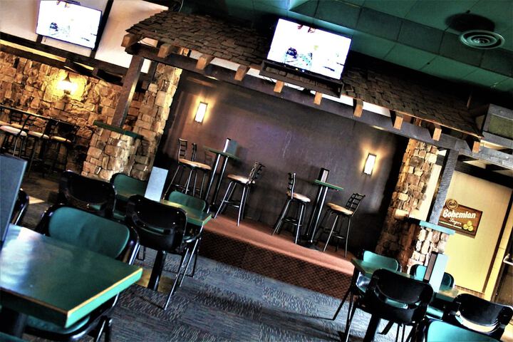 Lounge 66 of 76