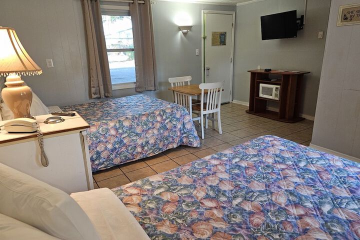 Room 13 of 21