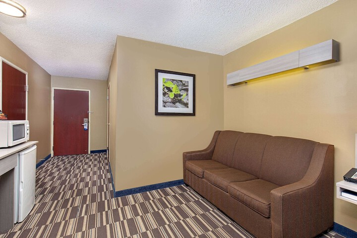 Room 21 of 27