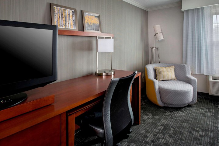 Room 7 of 24