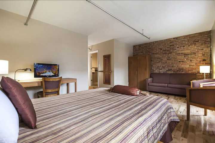 Room 55 of 62