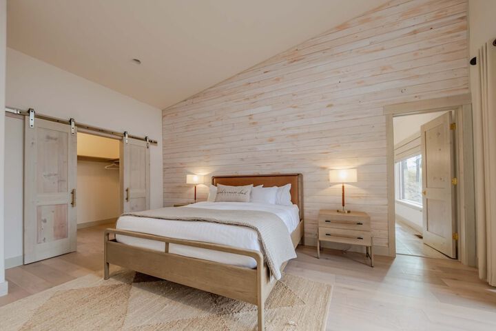 Wilderness Club Haven for 12!