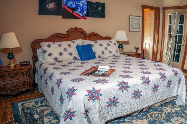 Equinox Inn at Canyon Lake