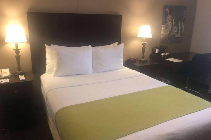 Room 8 of 27