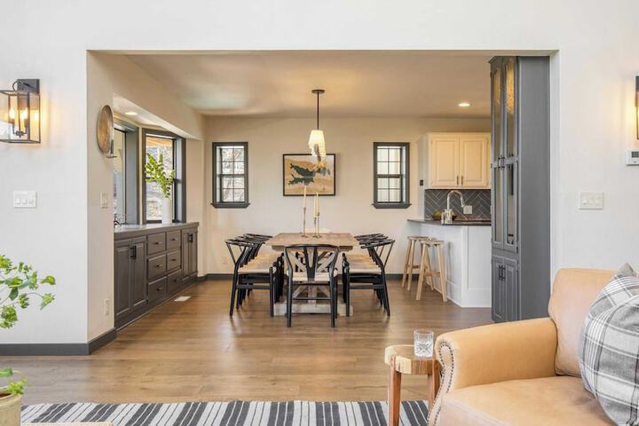 Pollock by Avantstay Stunning Views w / Movie Room Game Room & Large Balcony