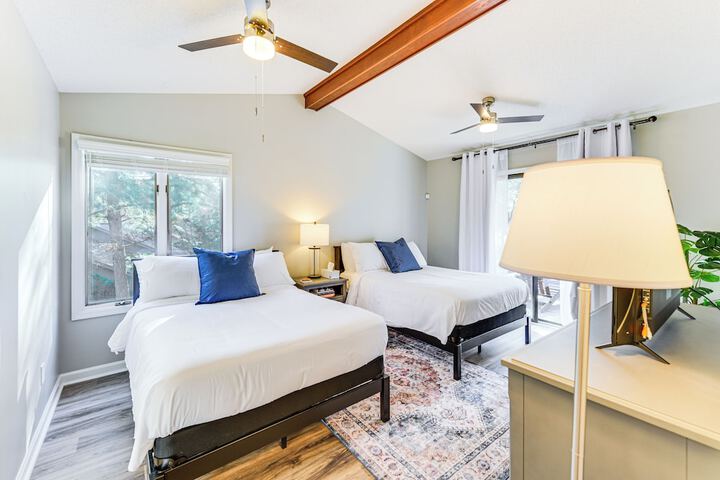 Pinehurst Home: Fire Pit BBQ + Golf Course View!