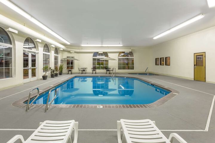 Pool 4 of 25
