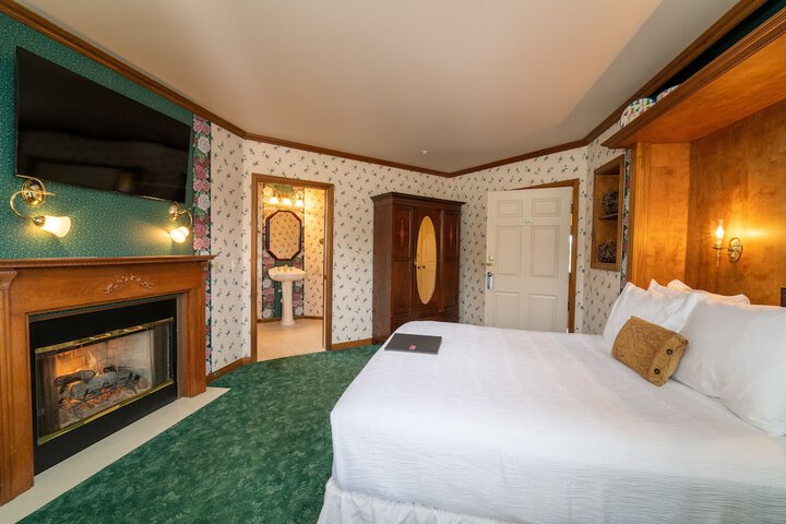 Room 80 of 129