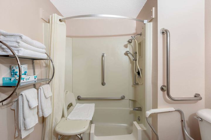 Room 40 of 51