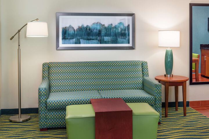 Room 14 of 37