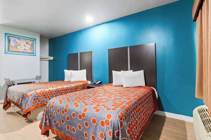 Econo Lodge Inn & Suites Channelview - Houston East