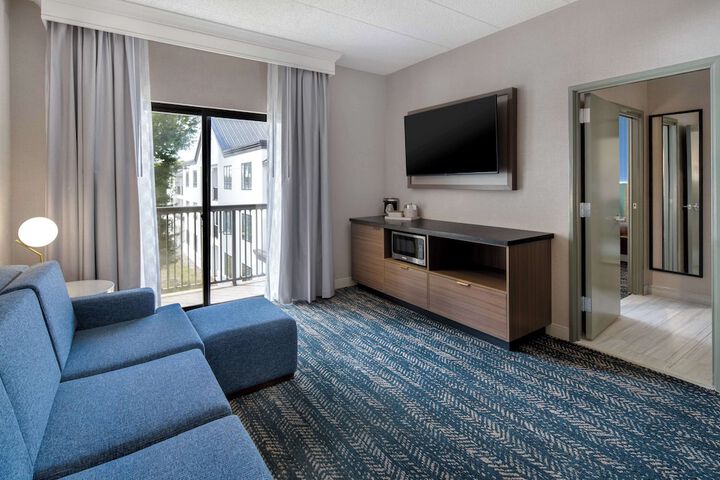 DoubleTree Suites by Hilton Hotel Mt. Laurel