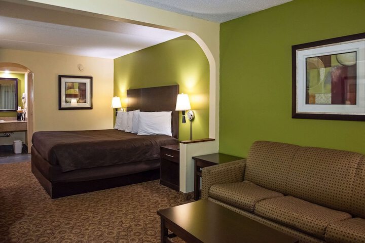 Room 8 of 22