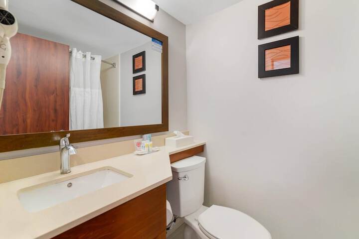 Comfort Inn Manchester Airport
