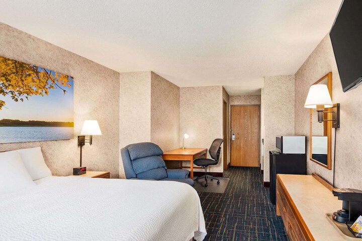 Room 25 of 36