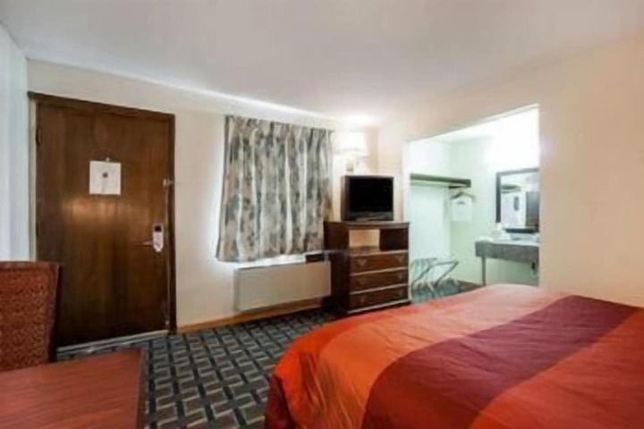 Room 18 of 19