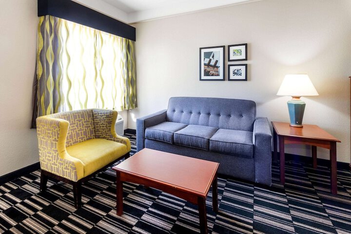 La Quinta Inn & Suites by Wyndham Roswell