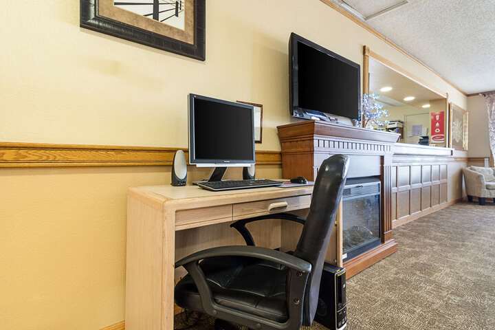 Business Center 27 of 27