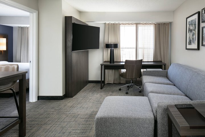 Room 21 of 38