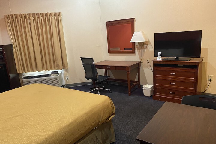 Room 15 of 16