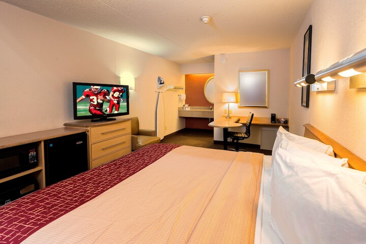 Room 6 of 18