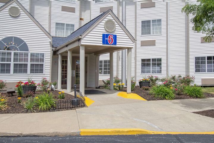 Hotel 4 of 33